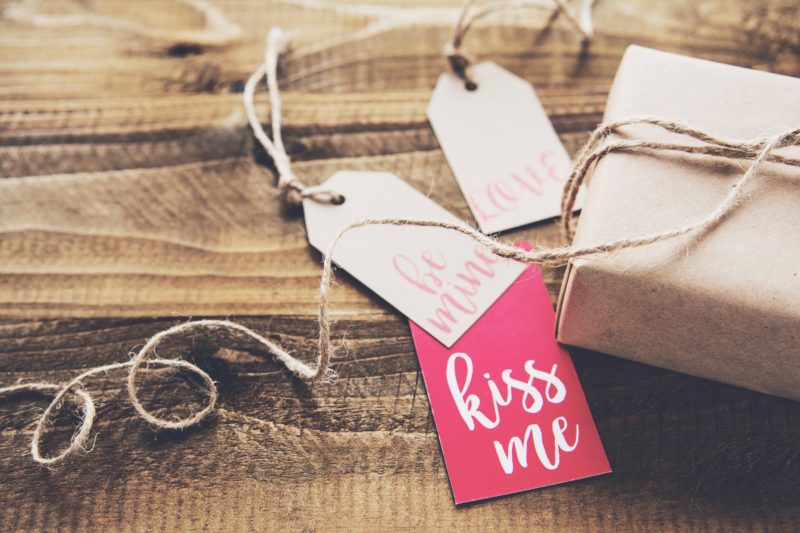 9 ideias únicas de presentes para o Dia dos Namorados para todos na sua lista
