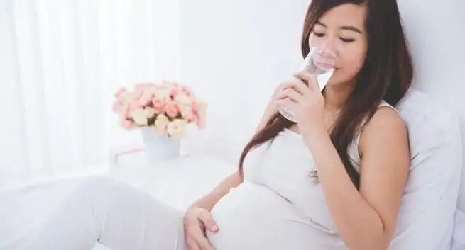 7 truques de cuidados de inverno a seguir durante a gravidez