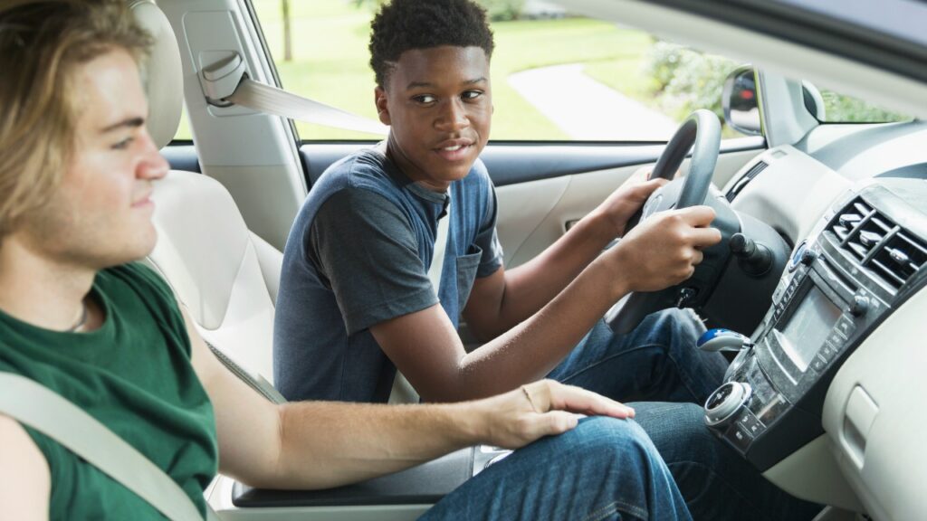 O verÃ£o Ã© o momento mais mortal para motoristas adolescentes